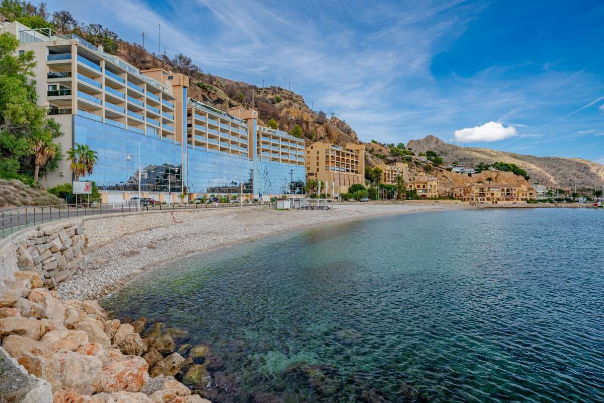 2 bedroom Apartment for sale in Altea with pool - € 380,000 (Ref: 9924877)