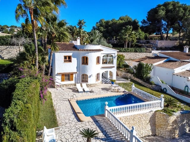 3 soverom Villa til salgs i Benissa med svømmebasseng garasje - € 775 000 (Ref: 9924878)