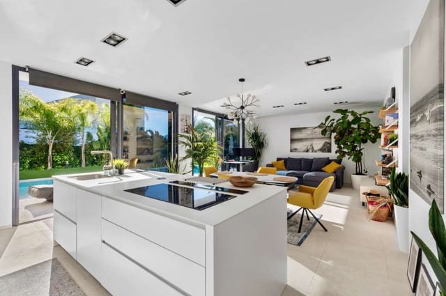 2 soveværelse Villa til salg i Calpe / Calp med swimmingpool - € 990.000 (Ref: 9924879)