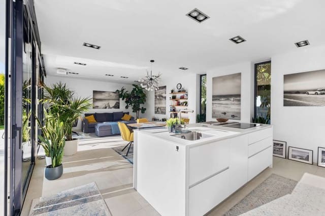 2 soveværelse Villa til salg i Calpe / Calp med swimmingpool - € 990.000 (Ref: 9924879)