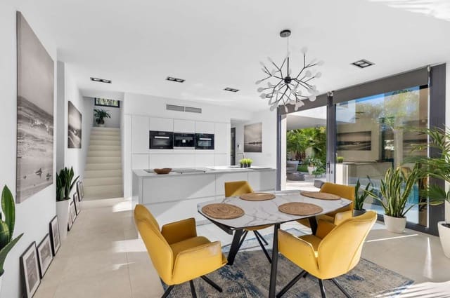2 soveværelse Villa til salg i Calpe / Calp med swimmingpool - € 990.000 (Ref: 9924879)