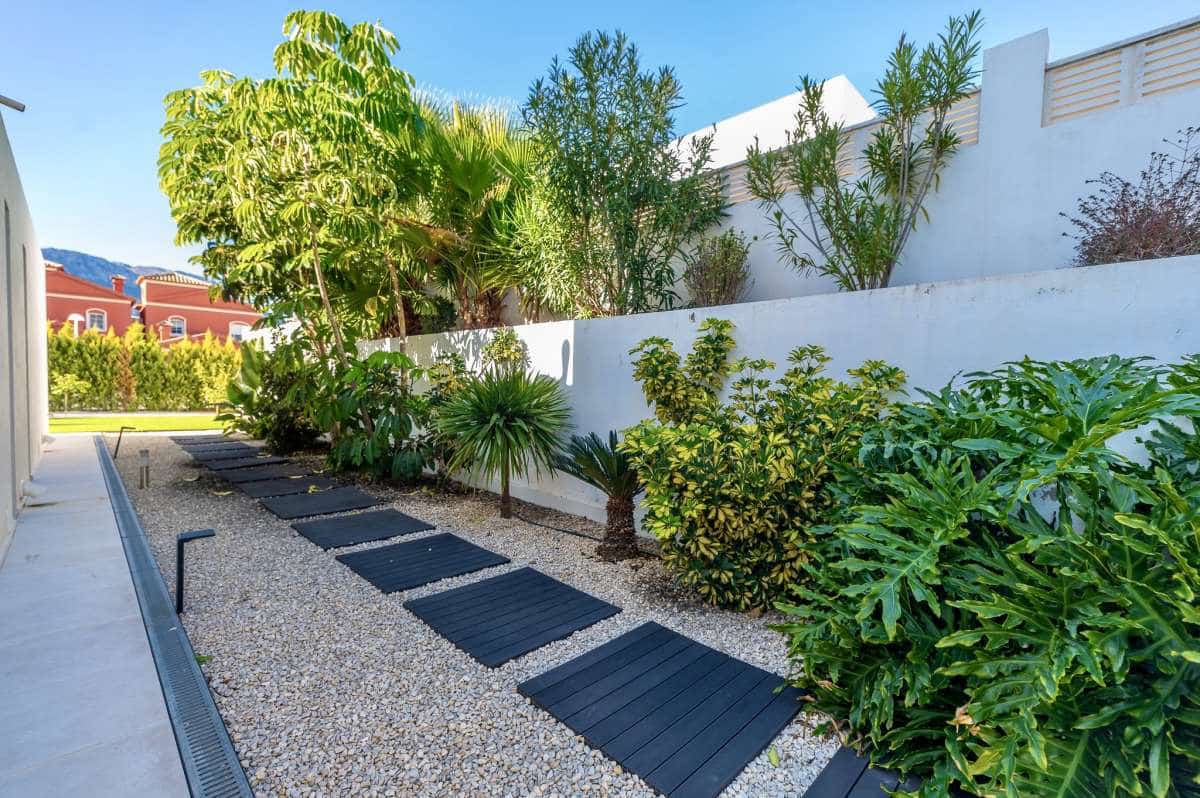 Chalet de 2 habitaciones en Calpe / Calp en venta con piscina - 990.000 € (Ref: 9924879)