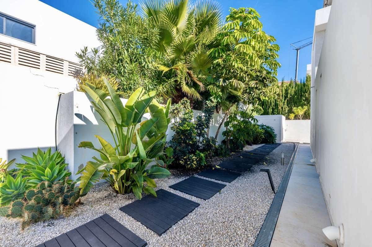 Chalet de 2 habitaciones en Calpe / Calp en venta con piscina - 990.000 € (Ref: 9924879)