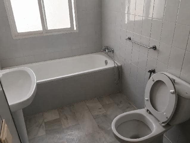 5 bedroom Townhouse for sale in Jerez de la Frontera with garage - € 420,000 (Ref: 9939098)
