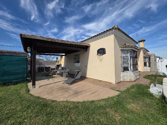 4 slaapkamer Huis te koop in Chiclana de la Frontera met zwembad garage - € 247.000 (Ref: 9939153)