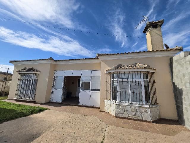 4 slaapkamer Huis te koop in Chiclana de la Frontera met zwembad garage - € 247.000 (Ref: 9939153)