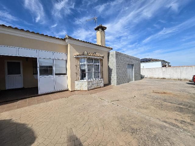 4 slaapkamer Huis te koop in Chiclana de la Frontera met zwembad garage - € 247.000 (Ref: 9939153)