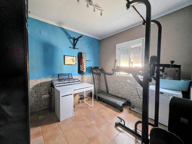 4 slaapkamer Huis te koop in Chiclana de la Frontera met zwembad garage - € 247.000 (Ref: 9939153)