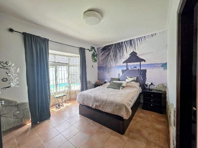 4 slaapkamer Huis te koop in Chiclana de la Frontera met zwembad garage - € 247.000 (Ref: 9939153)