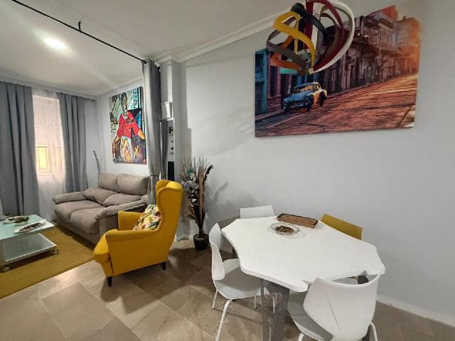 1 quarto Apartamento para venda em Cádis cidade - 250 000 € (Ref: 9939160)