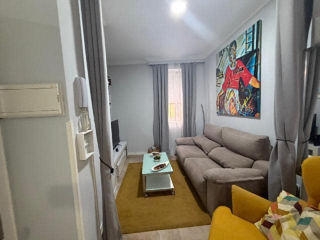 1 quarto Apartamento para venda em Cádis cidade - 250 000 € (Ref: 9939160)