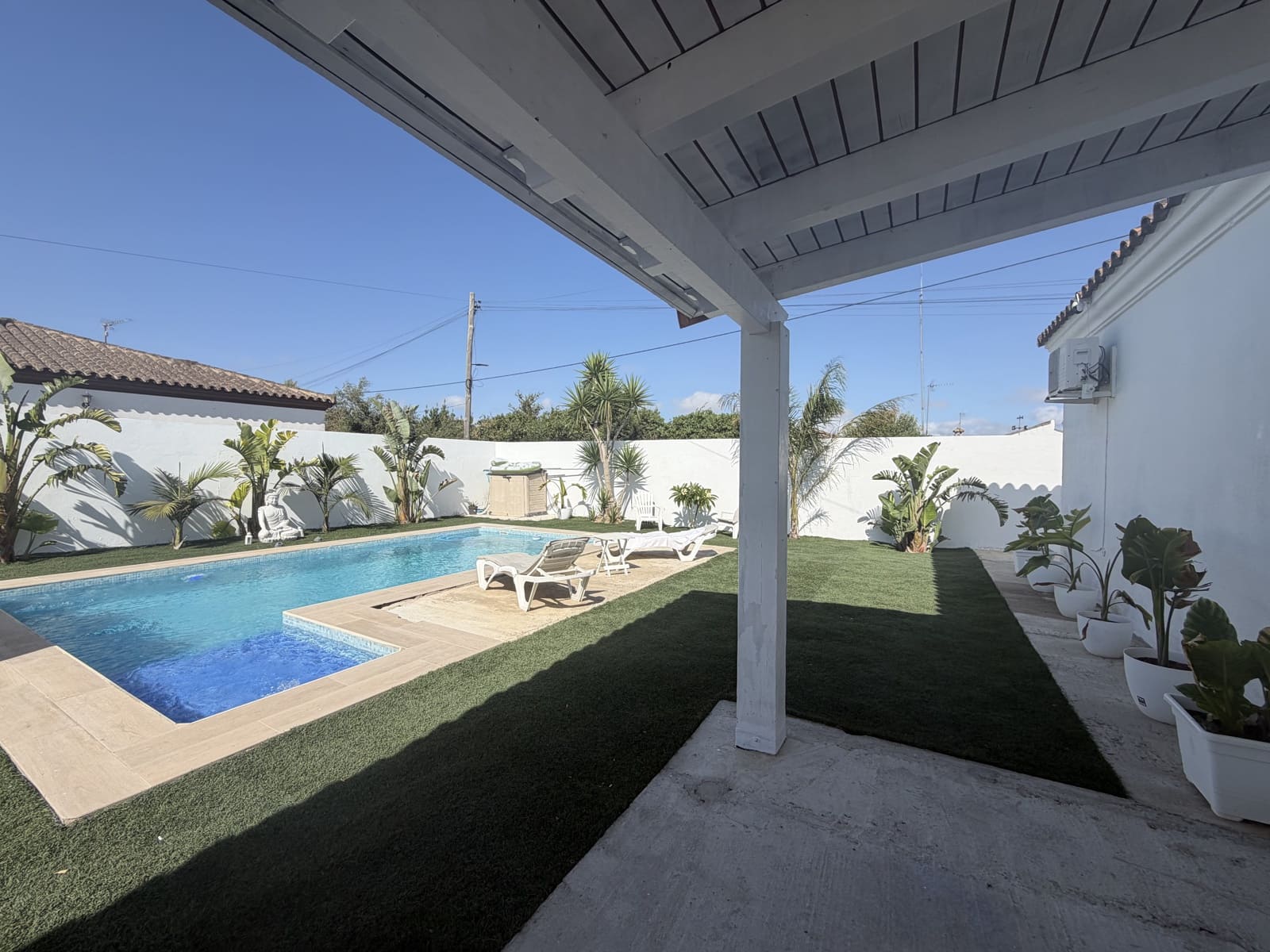 2 soverom Hus til salgs i Chiclana de la Frontera med svømmebasseng garasje - € 338 000 (Ref: 9964491)