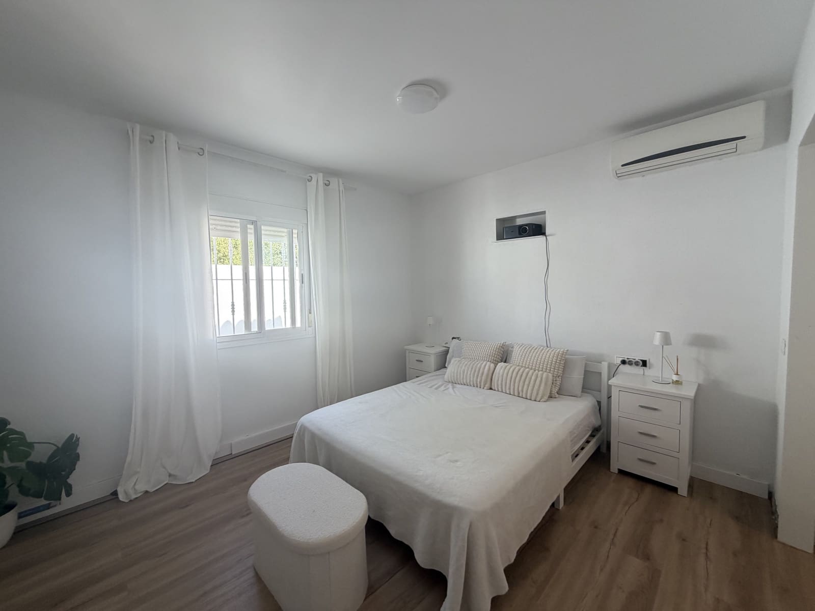 2 soverom Hus til salgs i Chiclana de la Frontera med svømmebasseng garasje - € 338 000 (Ref: 9964491)