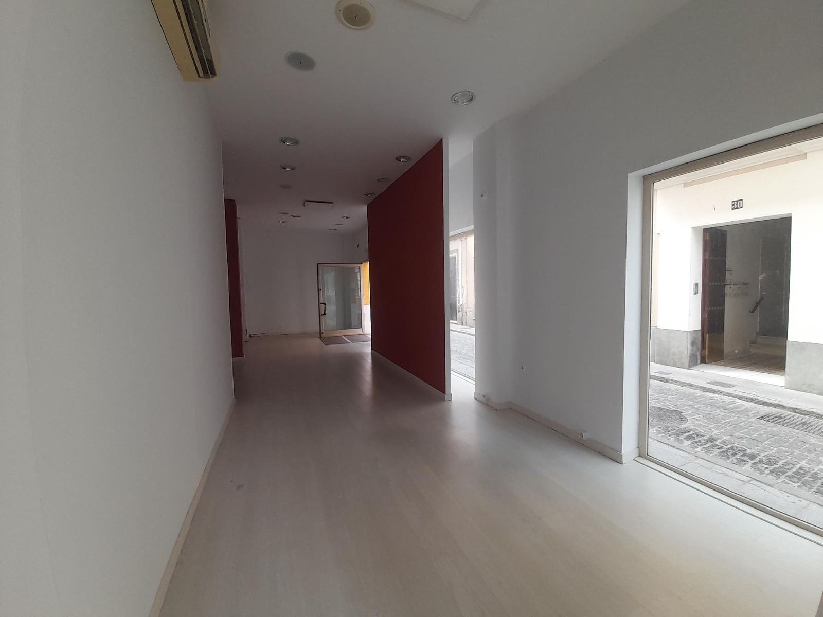 Sklep na sprzedaż w Sanlucar de Barrameda - 167 000 € (Ref: 9980527)