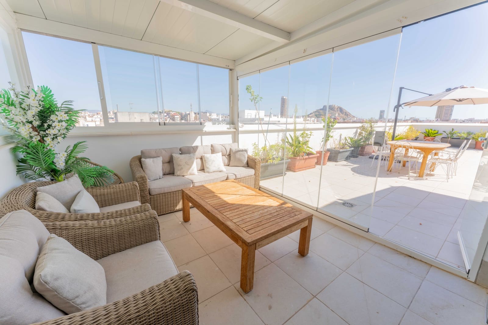 3 chambre Appartement à vendre à Alicante ville avec piscine garage - 562 065 € (Ref: 10076912)