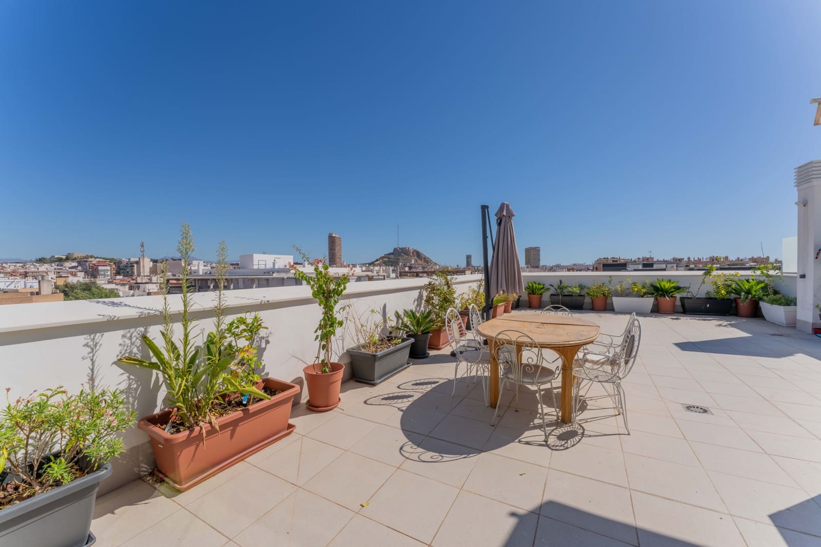 3 chambre Appartement à vendre à Alicante ville avec piscine garage - 562 065 € (Ref: 10076912)