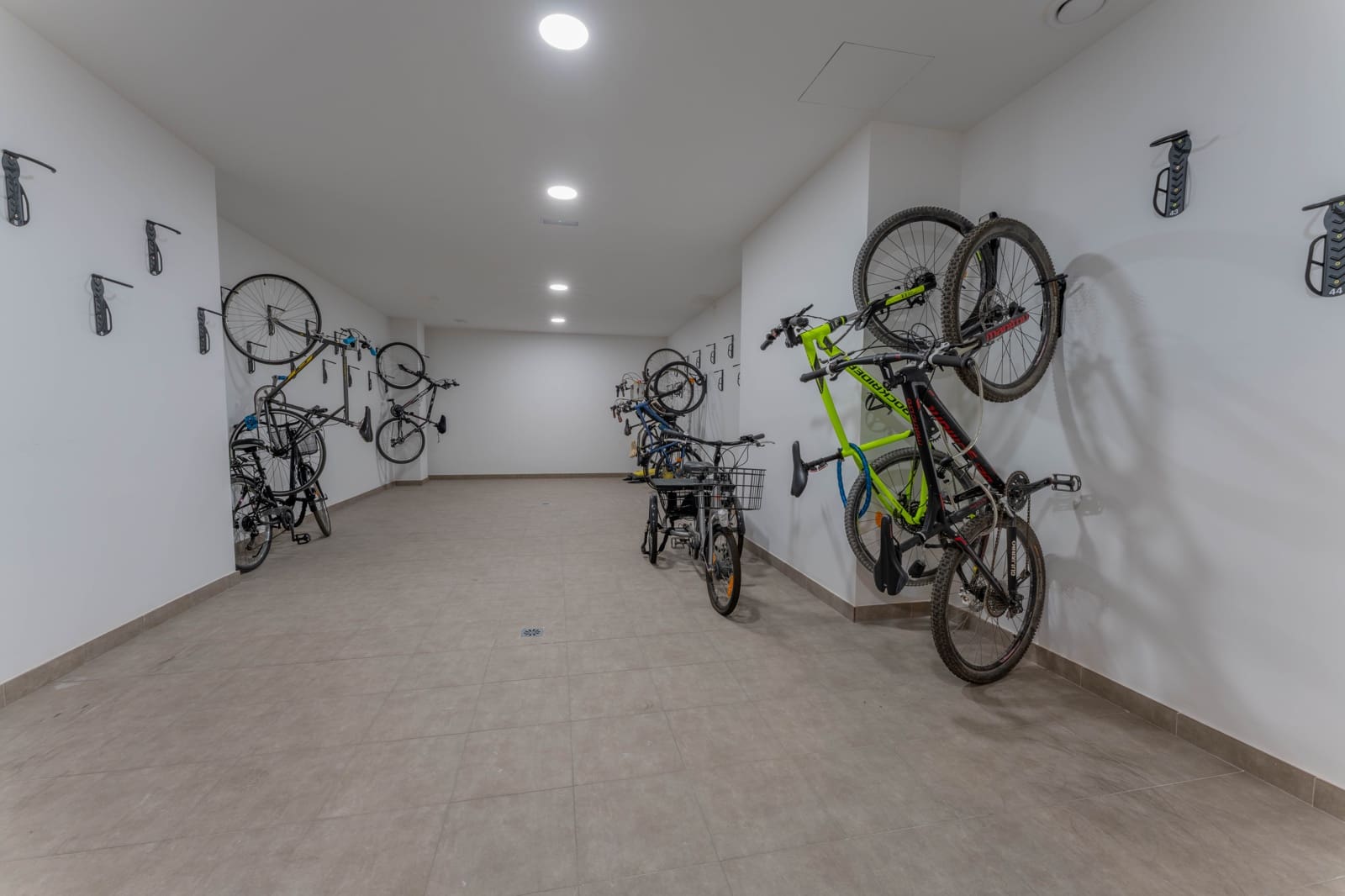 3 chambre Appartement à vendre à Alicante ville avec piscine garage - 562 065 € (Ref: 10076912)