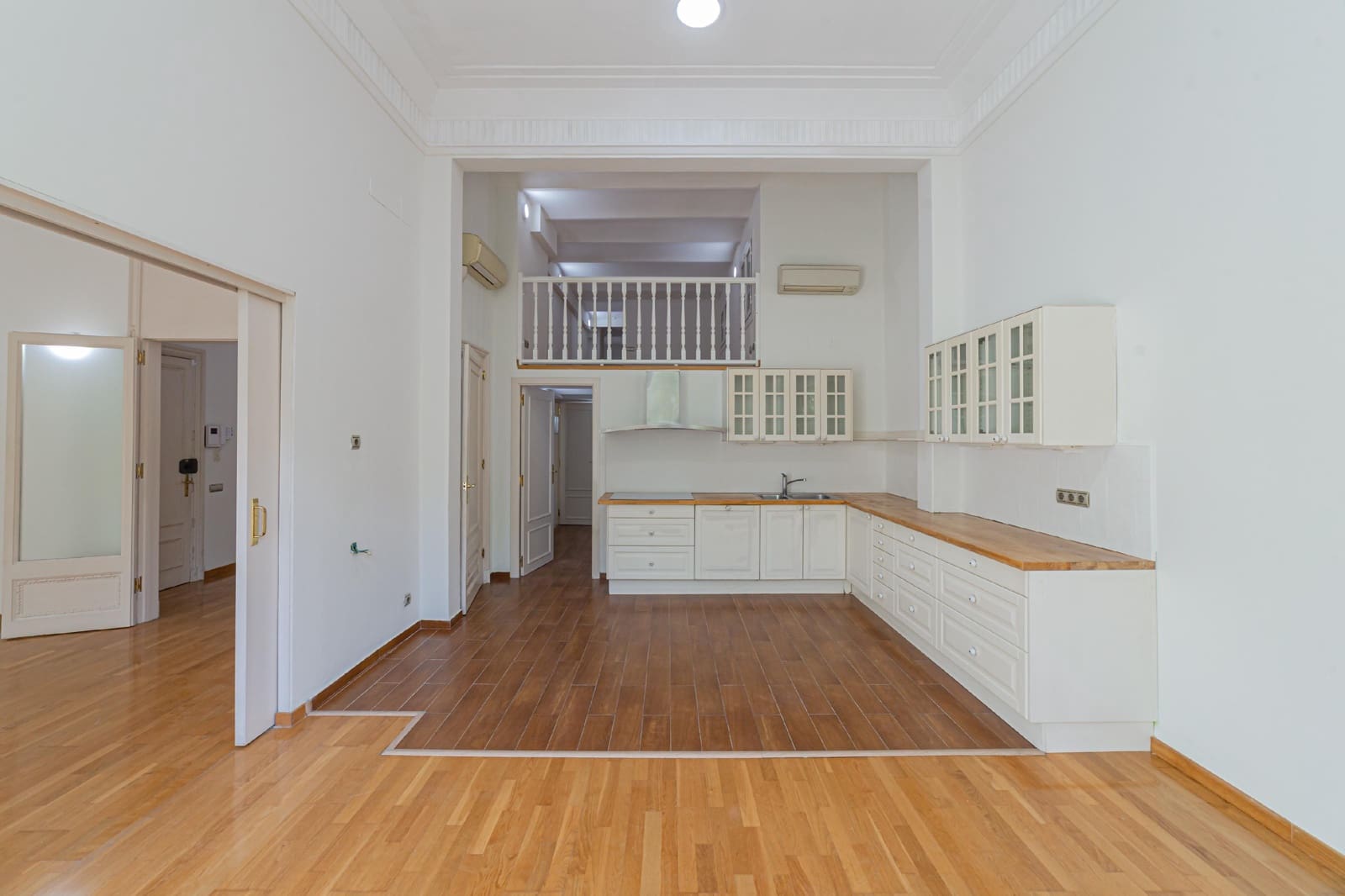 Piso de 5 habitaciones en Barcelona ciudad en venta - 1.290.000 € (Ref: 10099086)