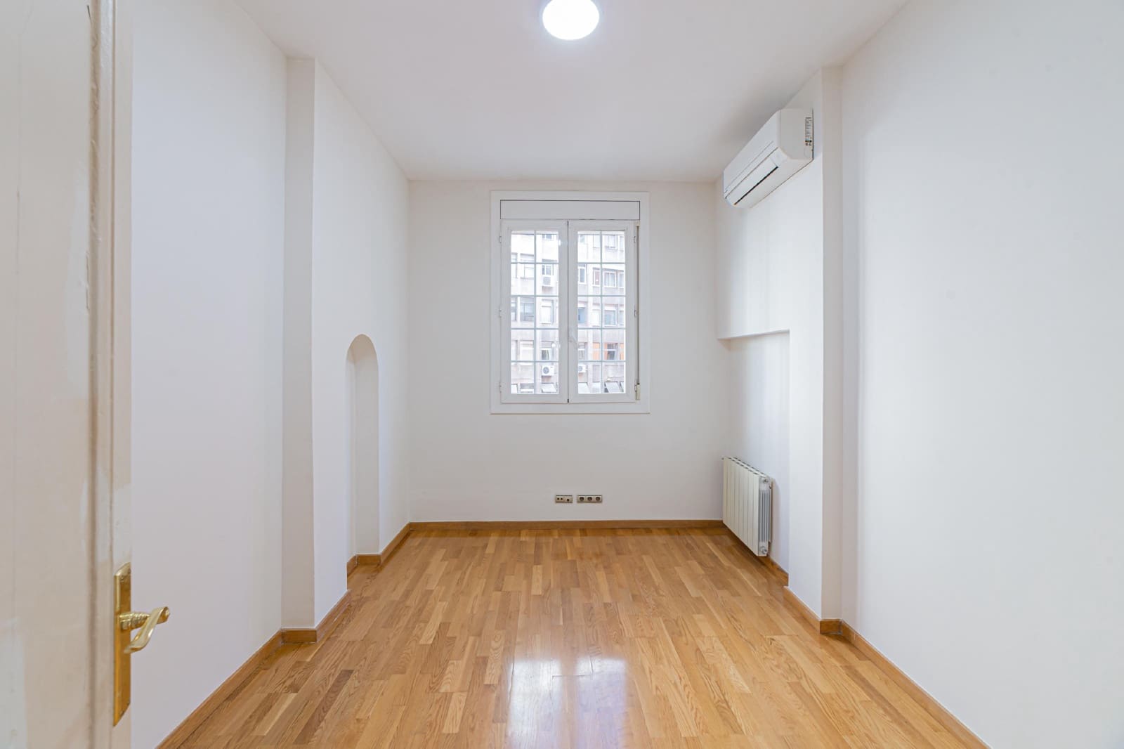 Piso de 5 habitaciones en Barcelona ciudad en venta - 1.290.000 € (Ref: 10099086)