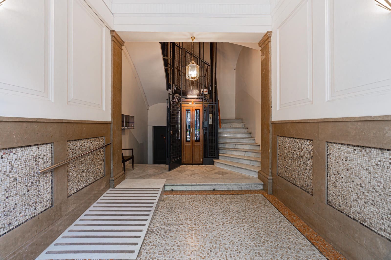 Piso de 5 habitaciones en Barcelona ciudad en venta - 1.290.000 € (Ref: 10099086)