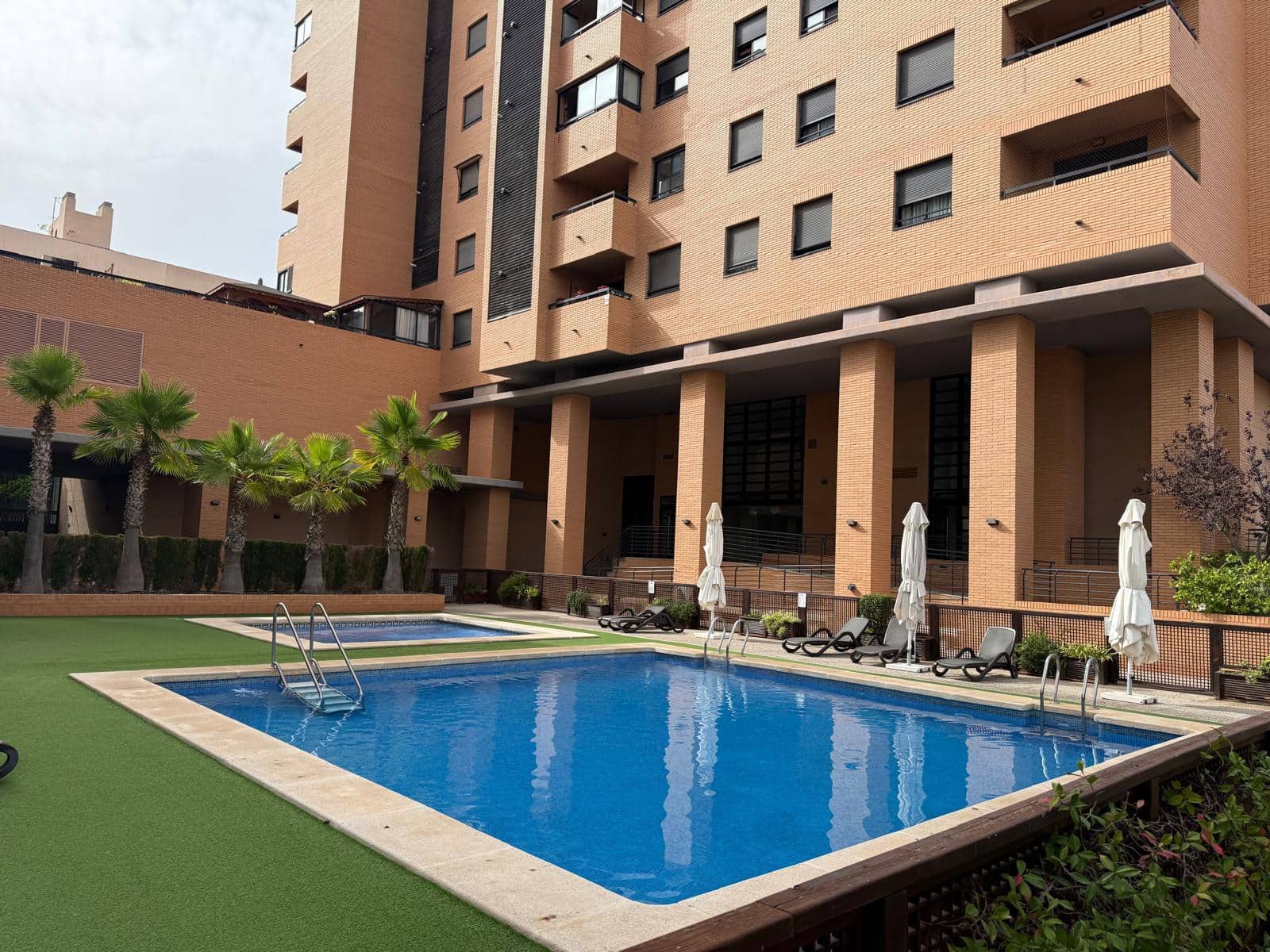 4 bedroom Flat for sale in Alicante / Alacant city with pool garage - € 524,000 (Ref: 9928522)