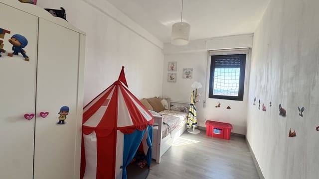 3 soveværelse Lejlighed til salg i Juan XXIII, Alicante by - € 184.000 (Ref: 9938801)