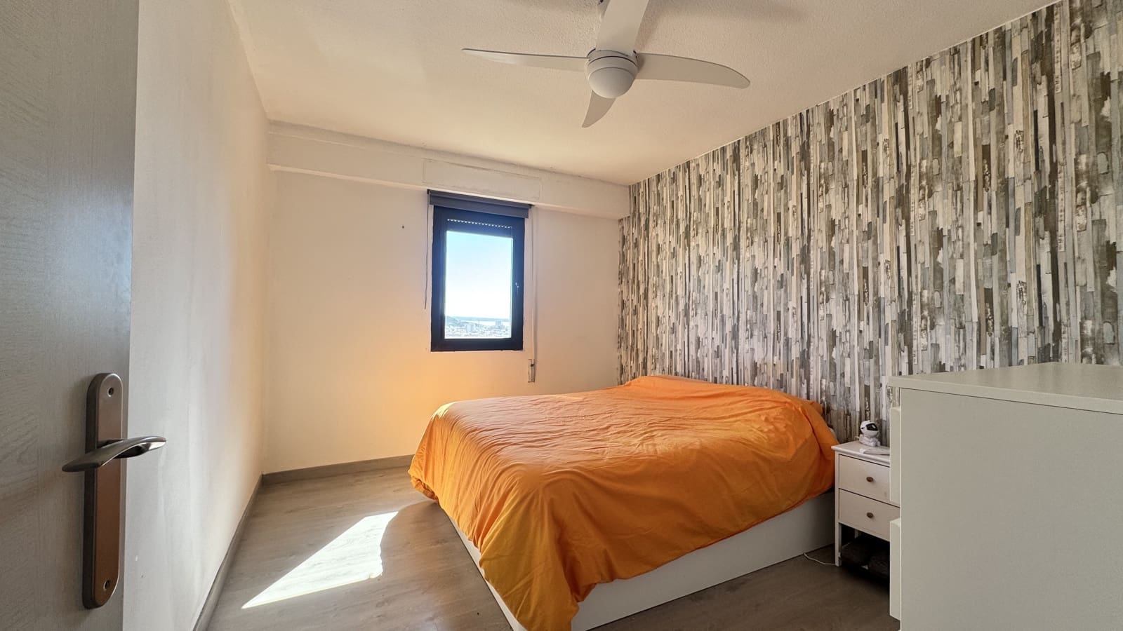 Apartamento de 3 habitaciones en Alicante / Alacant ciudad en venta - 184.000 € (Ref: 9938801)