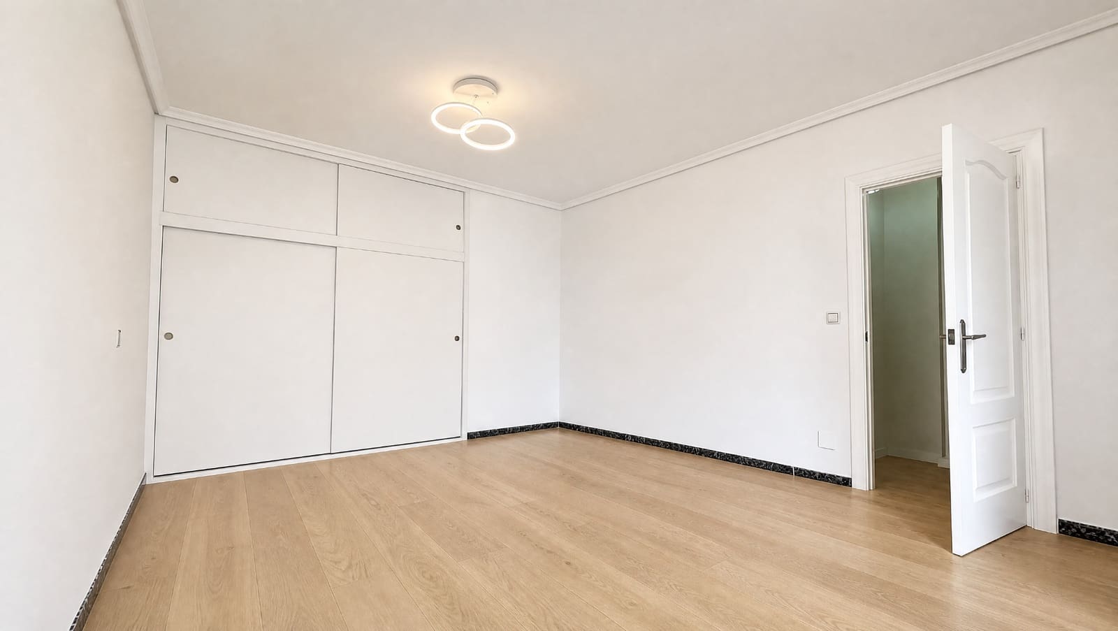 3 makuuhuone Huoneisto myytävänä paikassa Alicante kaupunki - 265 000 € (Ref: 9940661)