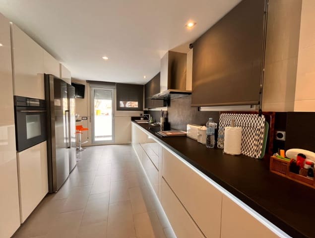 5 slaapkamer Rijtjeshuis te koop in Daimús met zwembad garage - € 940.000 (Ref: 9958351)