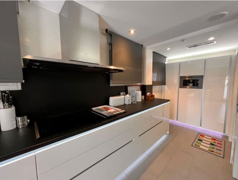 5 slaapkamer Rijtjeshuis te koop in Daimus met zwembad garage - € 940.000 (Ref: 9958351)