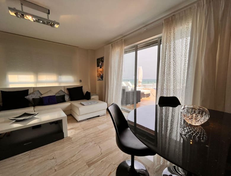 5 slaapkamer Rijtjeshuis te koop in Daimus met zwembad garage - € 940.000 (Ref: 9958351)