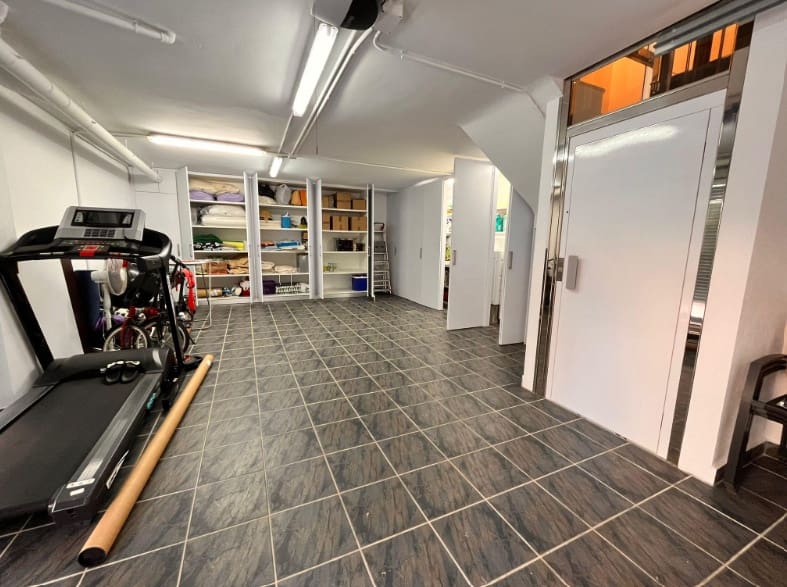 5 slaapkamer Rijtjeshuis te koop in Daimus met zwembad garage - € 940.000 (Ref: 9958351)
