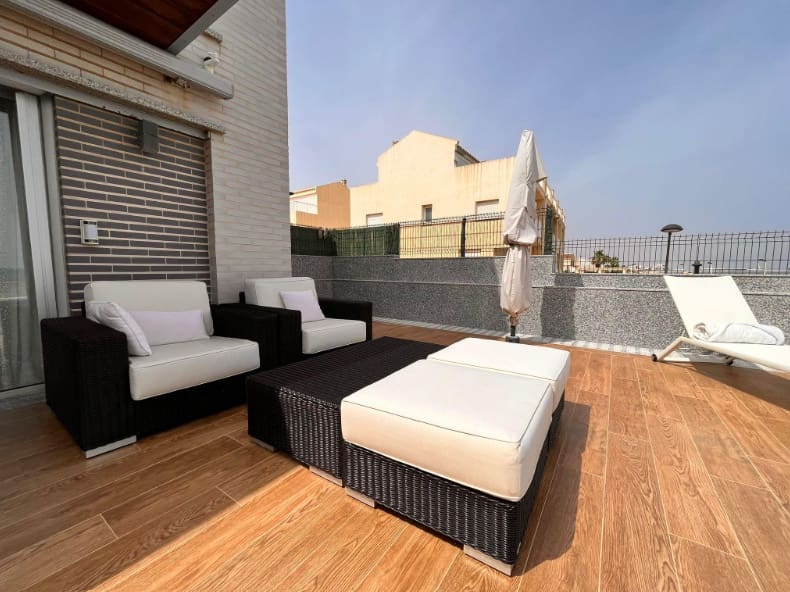 5 slaapkamer Rijtjeshuis te koop in Daimus met zwembad garage - € 940.000 (Ref: 9958351)