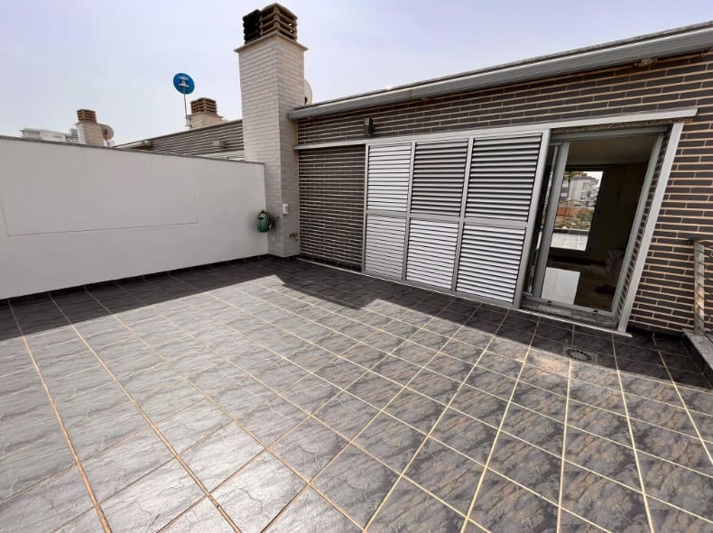 5 slaapkamer Rijtjeshuis te koop in Daimus met zwembad garage - € 940.000 (Ref: 9958351)