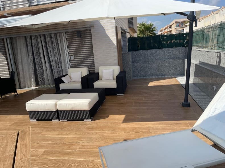 5 slaapkamer Rijtjeshuis te koop in Daimus met zwembad garage - € 940.000 (Ref: 9958351)