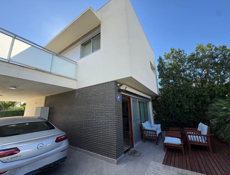 3 bedroom Terraced Villa for sale in Chiva with pool garage - € 475,000 (Ref: 9958370)