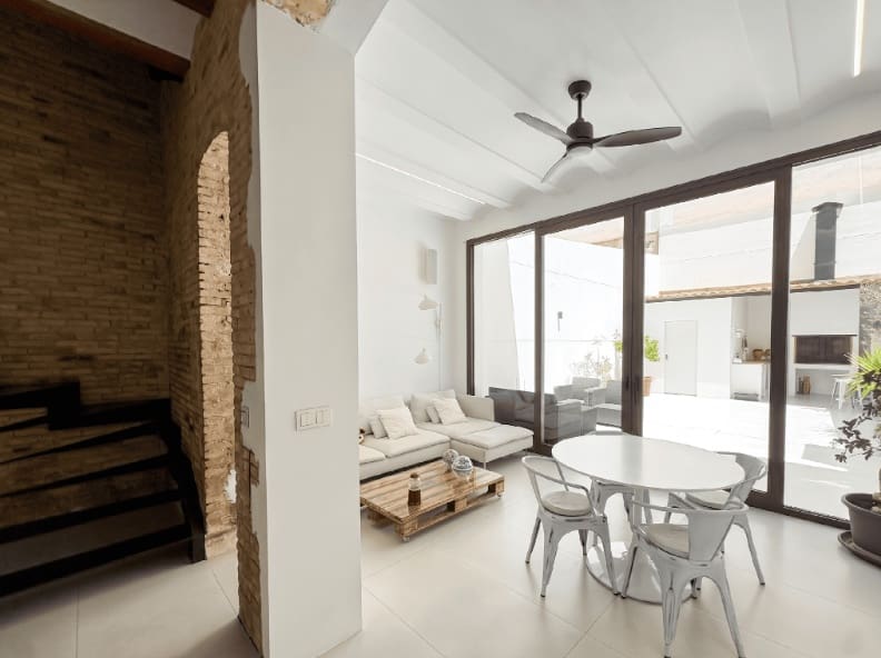 2 soverom Rekkehus til salgs i Valencia by - € 930 000 (Ref: 9958380)