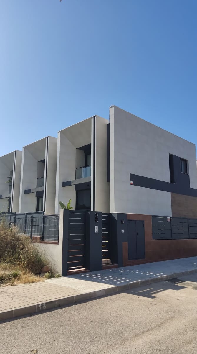 3 bedroom Townhouse for sale in Gata de Gorgos with pool garage - € 460,000 (Ref: 9918950)