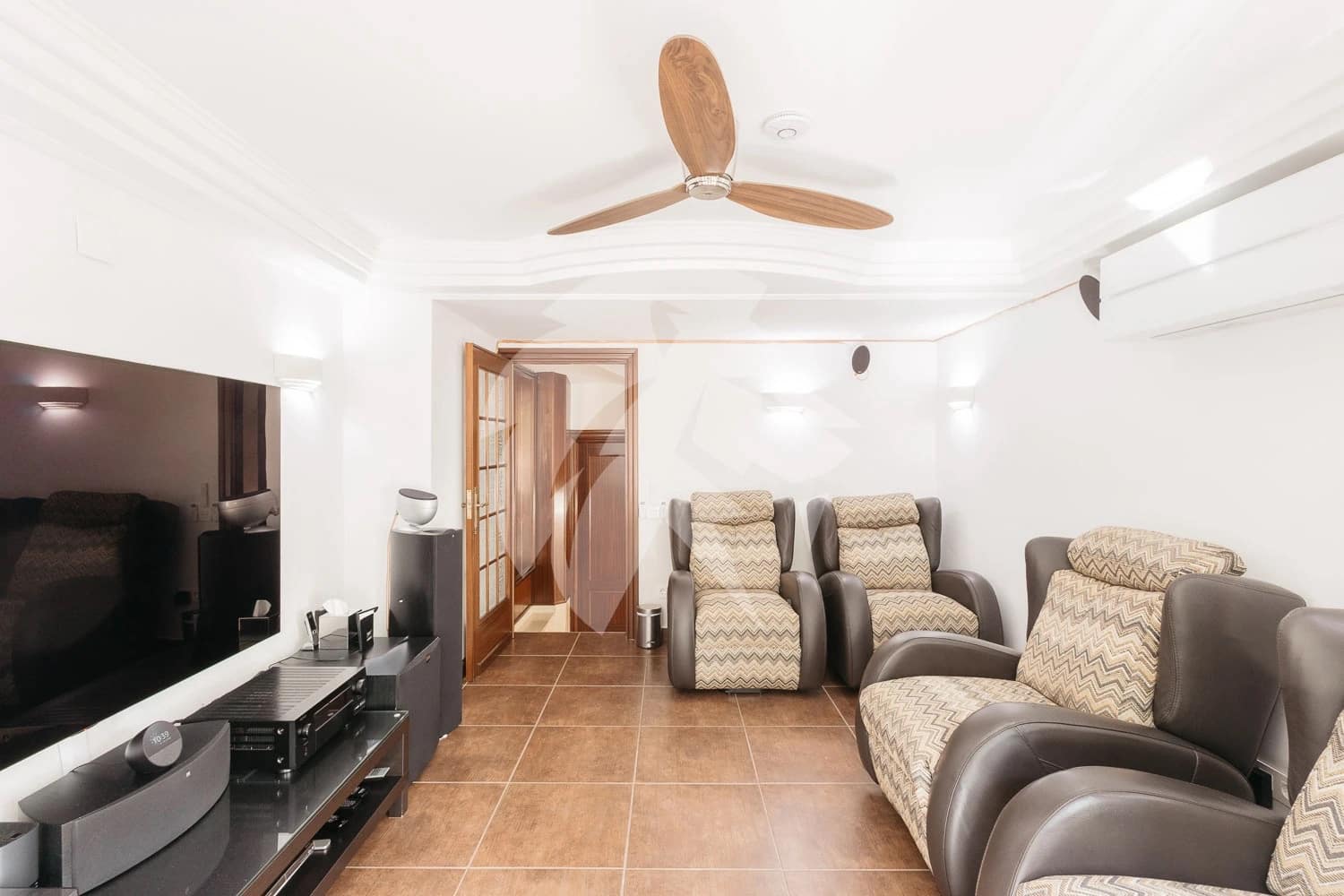 4 bedroom Townhouse for sale in Ontinyent - € 260,000 (Ref: 9918871)