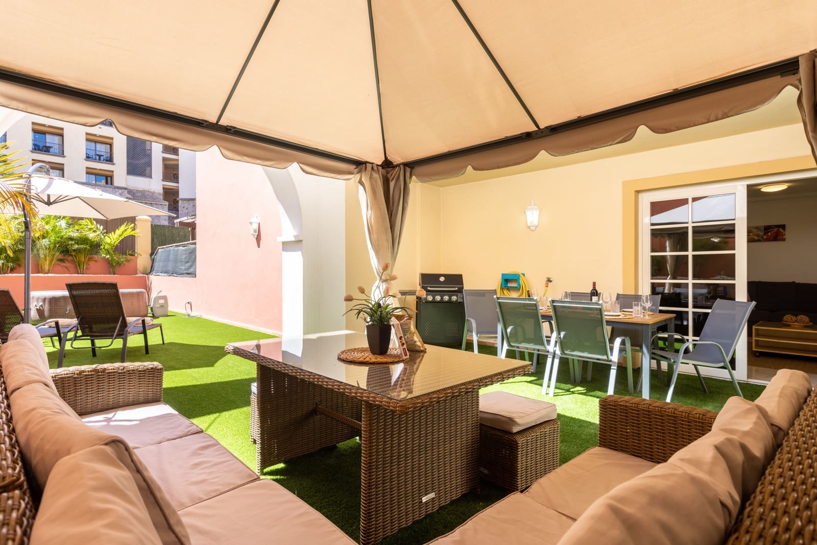 2 soveværelse Lejlighed til salg i Costa Adeje med swimmingpool garage - € 750.000 (Ref: 9991857)