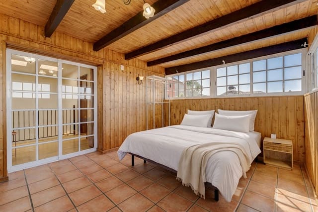 Casa de 4 habitaciones en El Sauzal en venta con piscina garaje - 900.000 € (Ref: 9991914)
