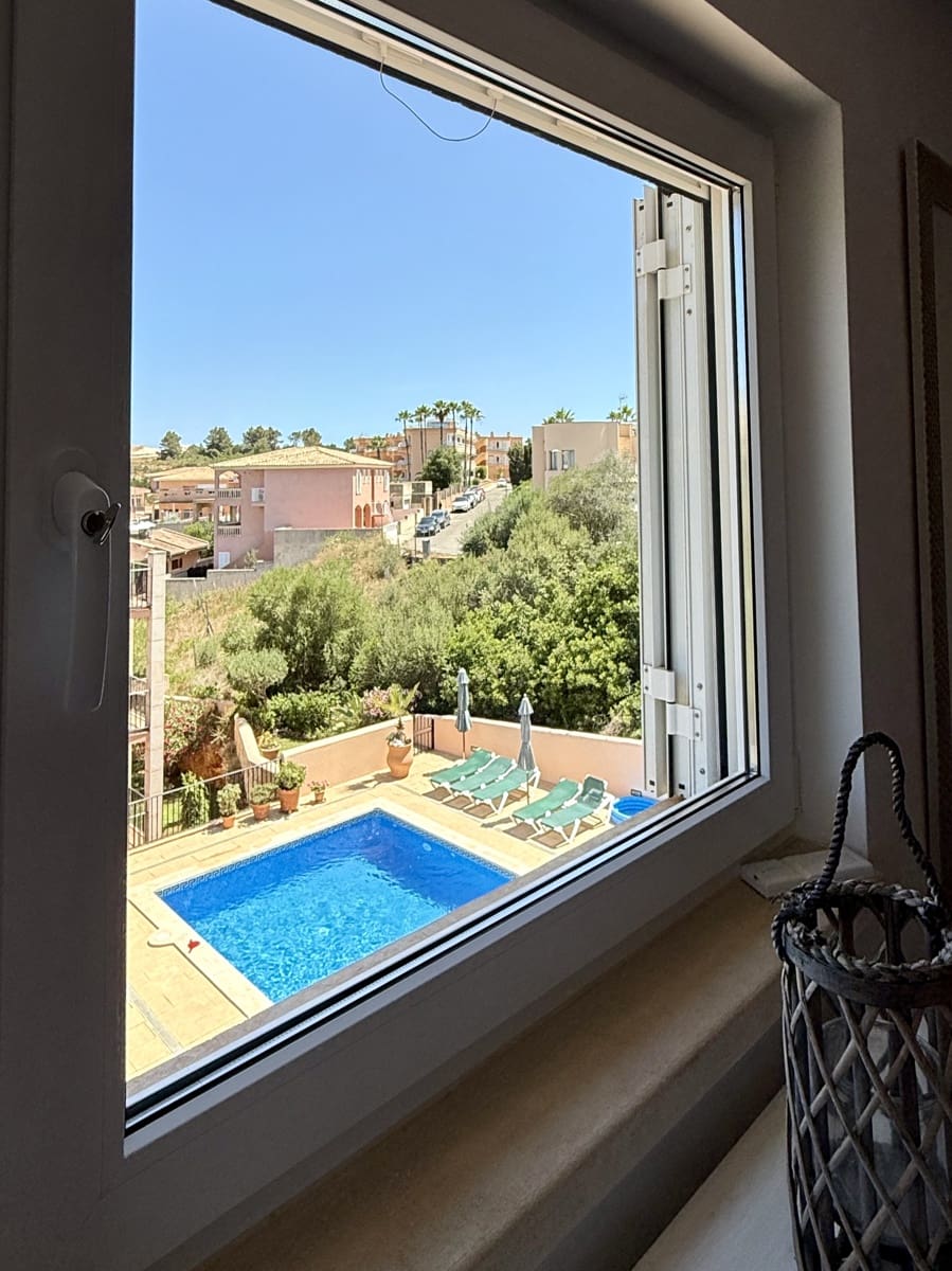 3 bedroom Penthouse for rent in Cala Mandia with pool garage - € 2,500 (Ref: 9932334)