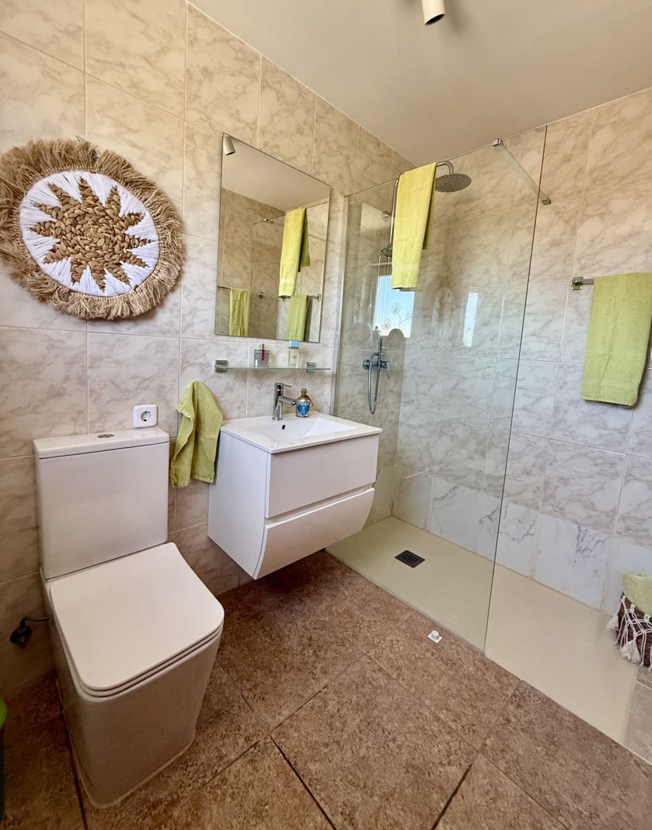 3 bedroom Penthouse for rent in Cala Mandia with pool garage - € 2,500 (Ref: 9932334)