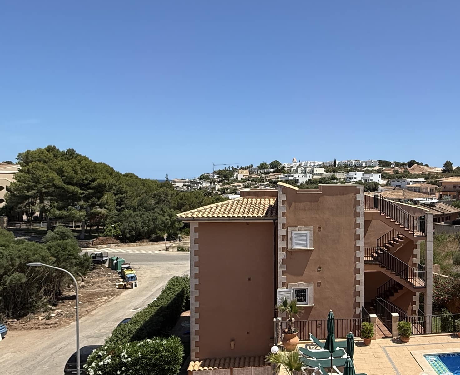 3 bedroom Penthouse for rent in Cala Mandia with pool garage - € 2,500 (Ref: 9932334)