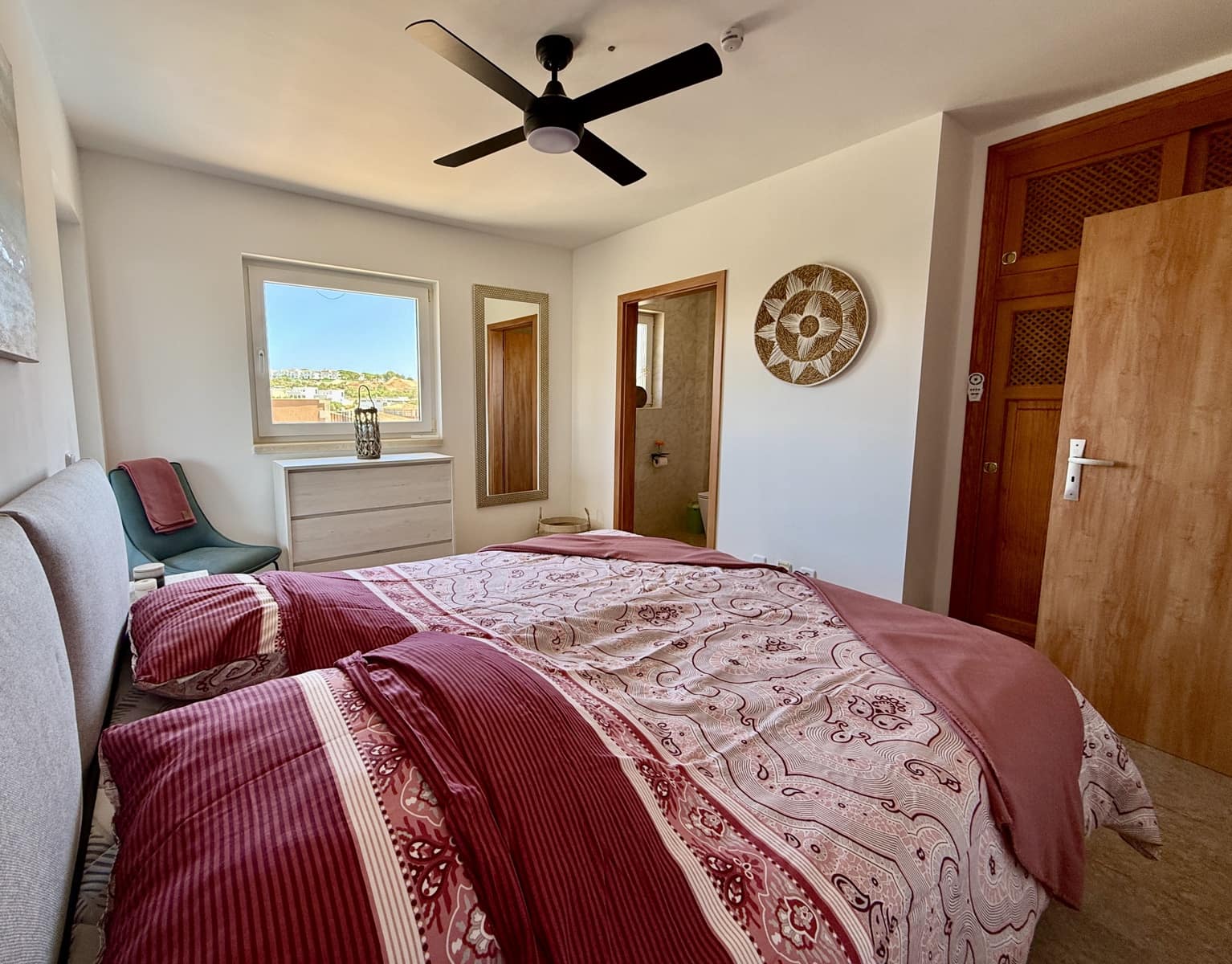 3 bedroom Penthouse for rent in Cala Mandia with pool garage - € 2,500 (Ref: 9932334)