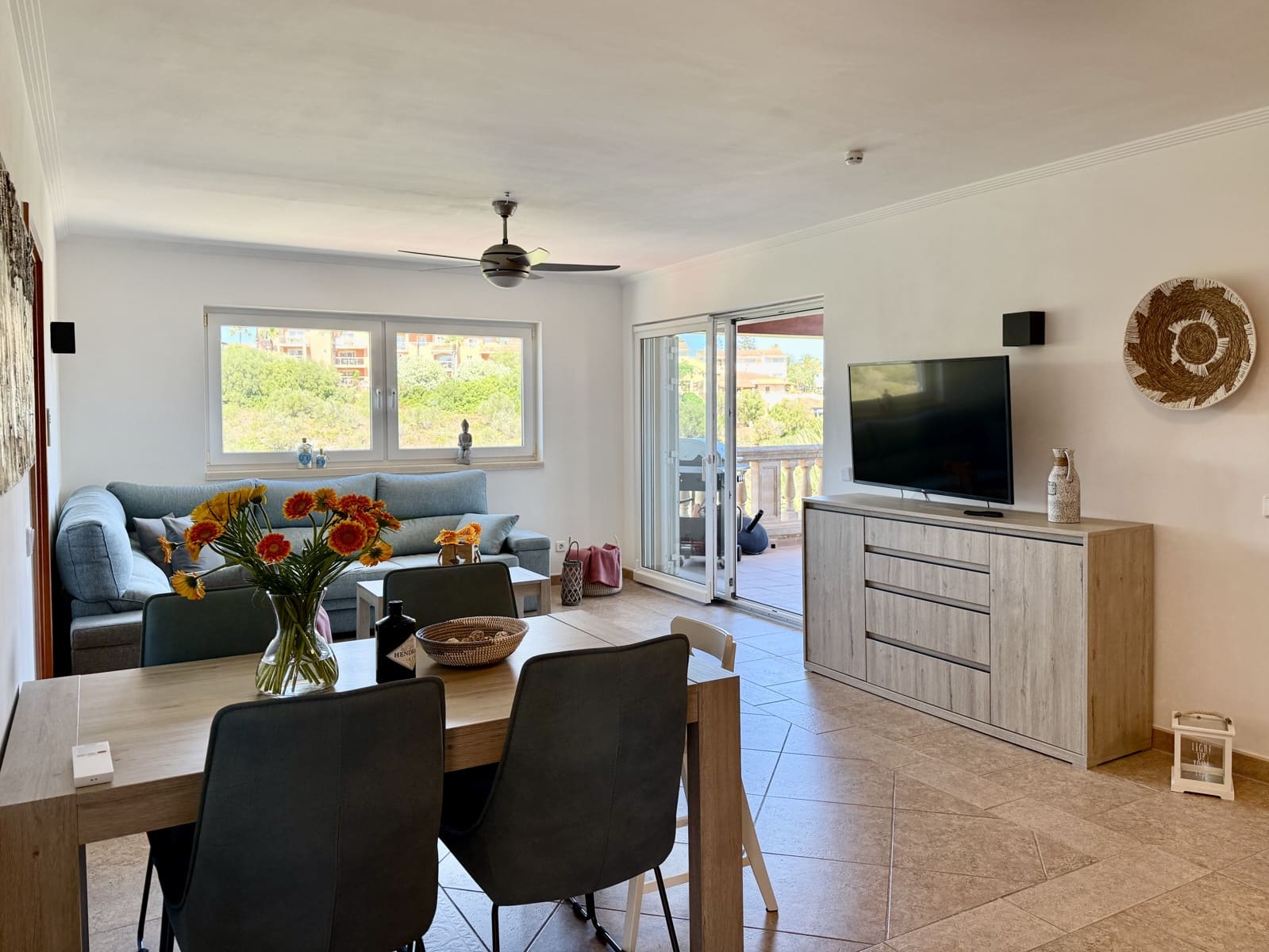 3 bedroom Penthouse for rent in Cala Mandia with pool garage - € 2,500 (Ref: 9932334)