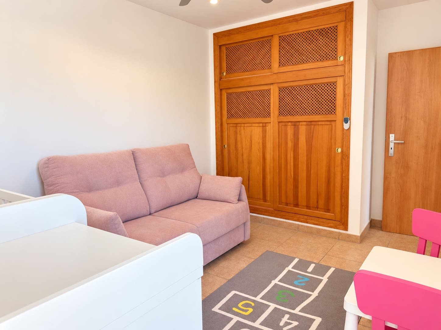 3 bedroom Penthouse for rent in Cala Mandia with pool garage - € 2,400 (Ref: 9932334)
