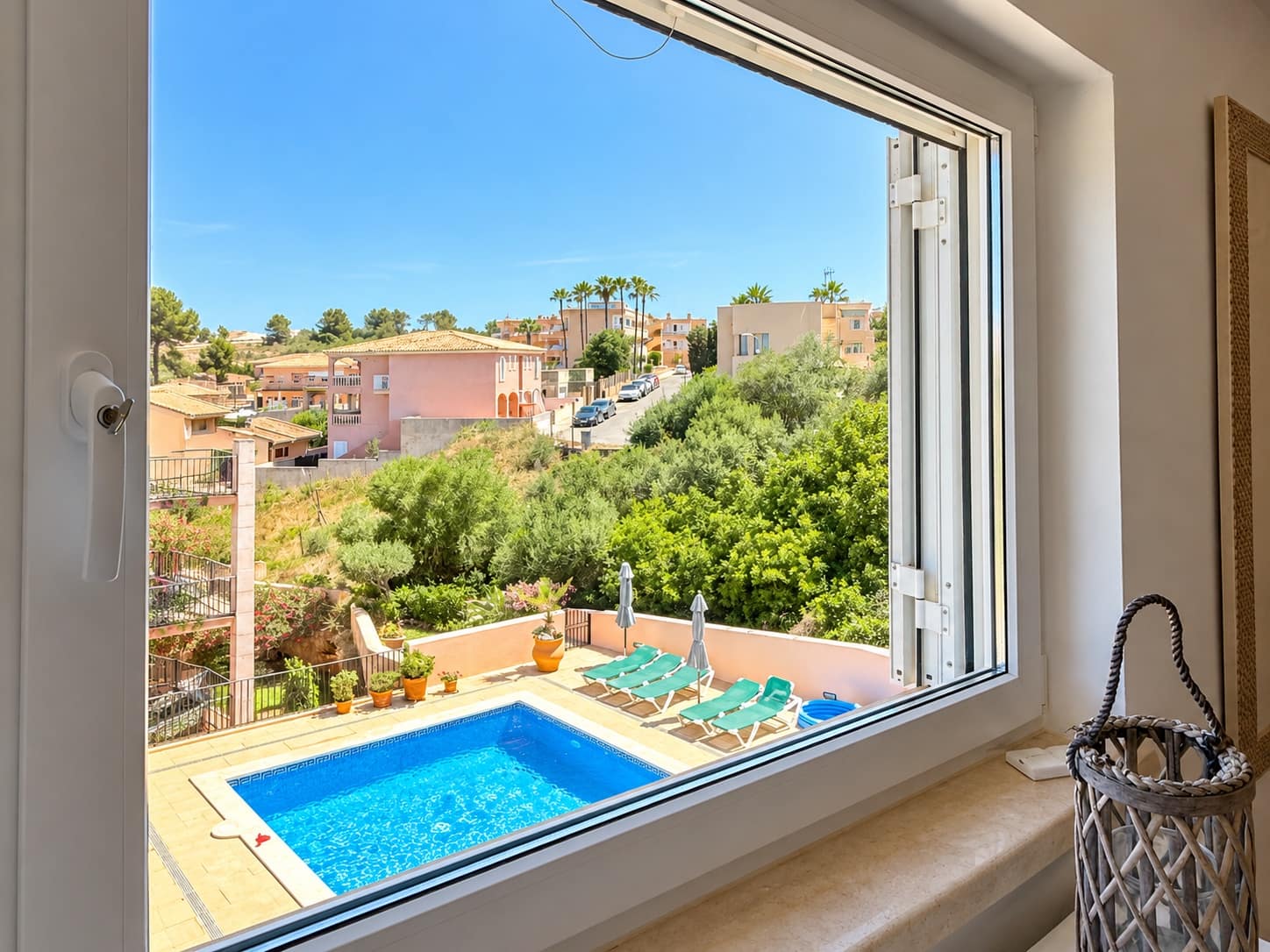 3 bedroom Penthouse for rent in Cala Mandia with pool garage - € 2,400 (Ref: 9932334)