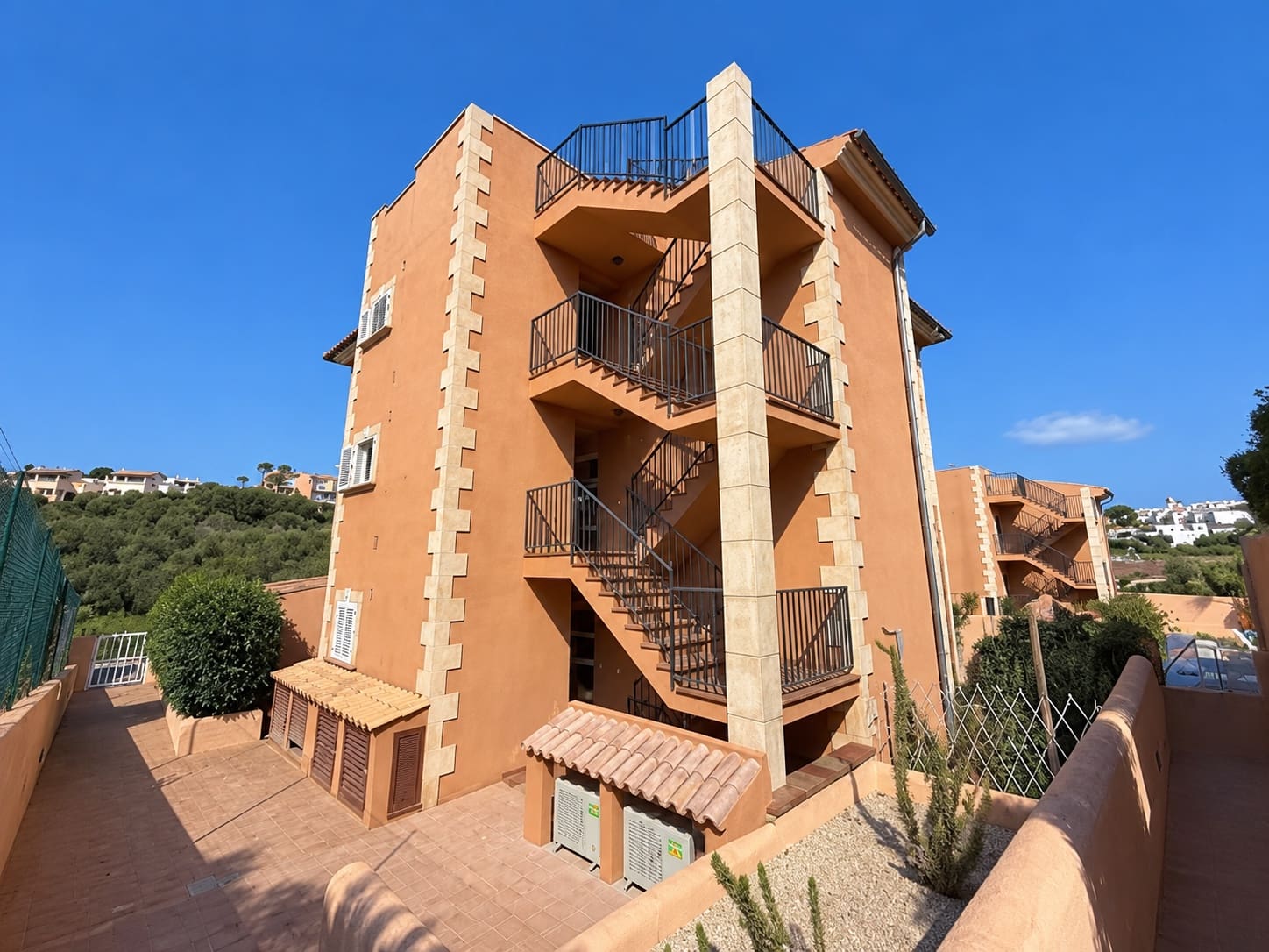 3 bedroom Penthouse for rent in Cala Mandia with pool garage - € 2,400 (Ref: 9932334)