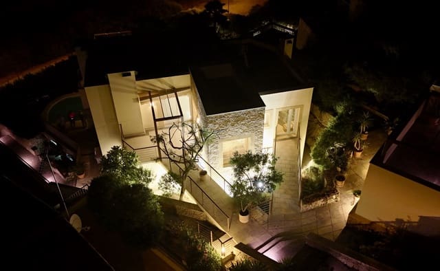 Chalet de 4 habitaciones en Cala Mandia, Manacor en venta con piscina garaje - 2.750.000 € (Ref: 9943842)